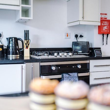 Pristine 2-Bed House In Chester By 53 Degrees Property, Ideal For Families & Small Groups, Great Location - Sleeps 6 Hough Green Экстерьер фото