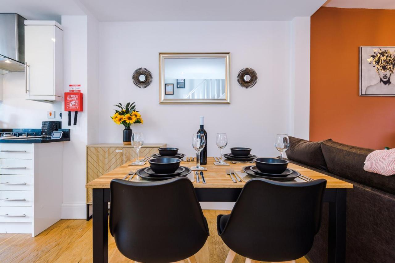 Pristine 2-Bed House In Chester By 53 Degrees Property, Ideal For Families & Small Groups, Great Location - Sleeps 6 Hough Green Экстерьер фото