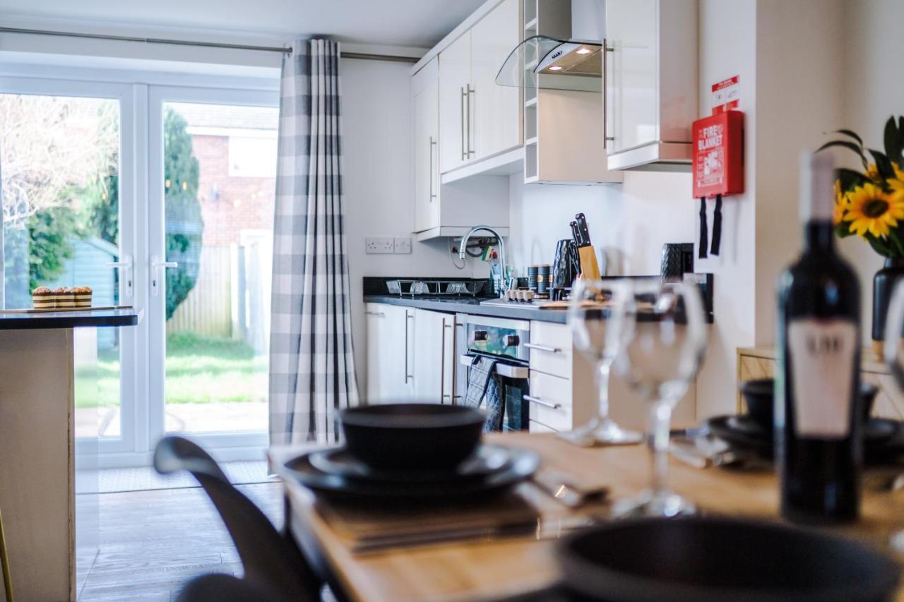 Pristine 2-Bed House In Chester By 53 Degrees Property, Ideal For Families & Small Groups, Great Location - Sleeps 6 Hough Green Экстерьер фото