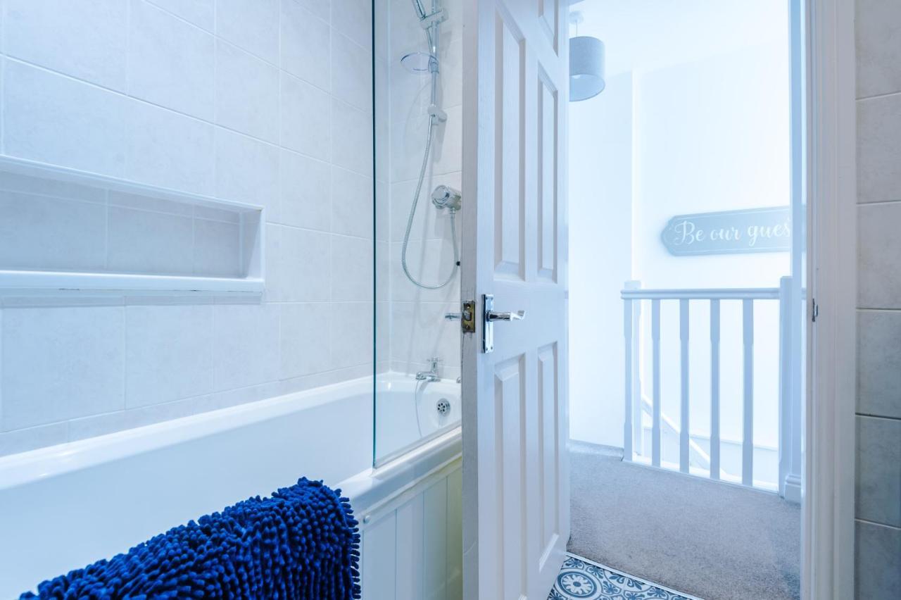 Pristine 2-Bed House In Chester By 53 Degrees Property, Ideal For Families & Small Groups, Great Location - Sleeps 6 Hough Green Экстерьер фото