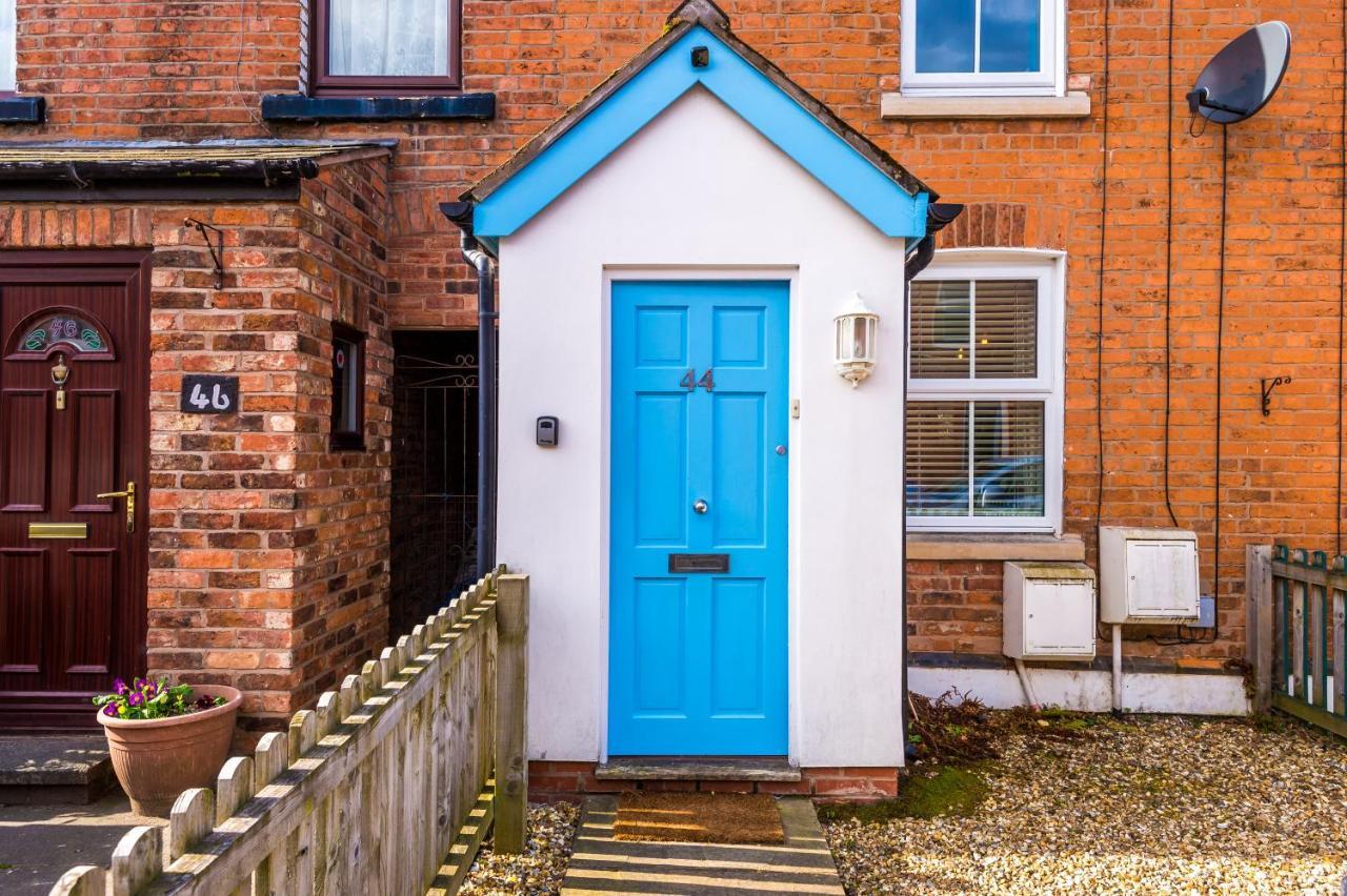 Pristine 2-Bed House In Chester By 53 Degrees Property, Ideal For Families & Small Groups, Great Location - Sleeps 6 Hough Green Экстерьер фото