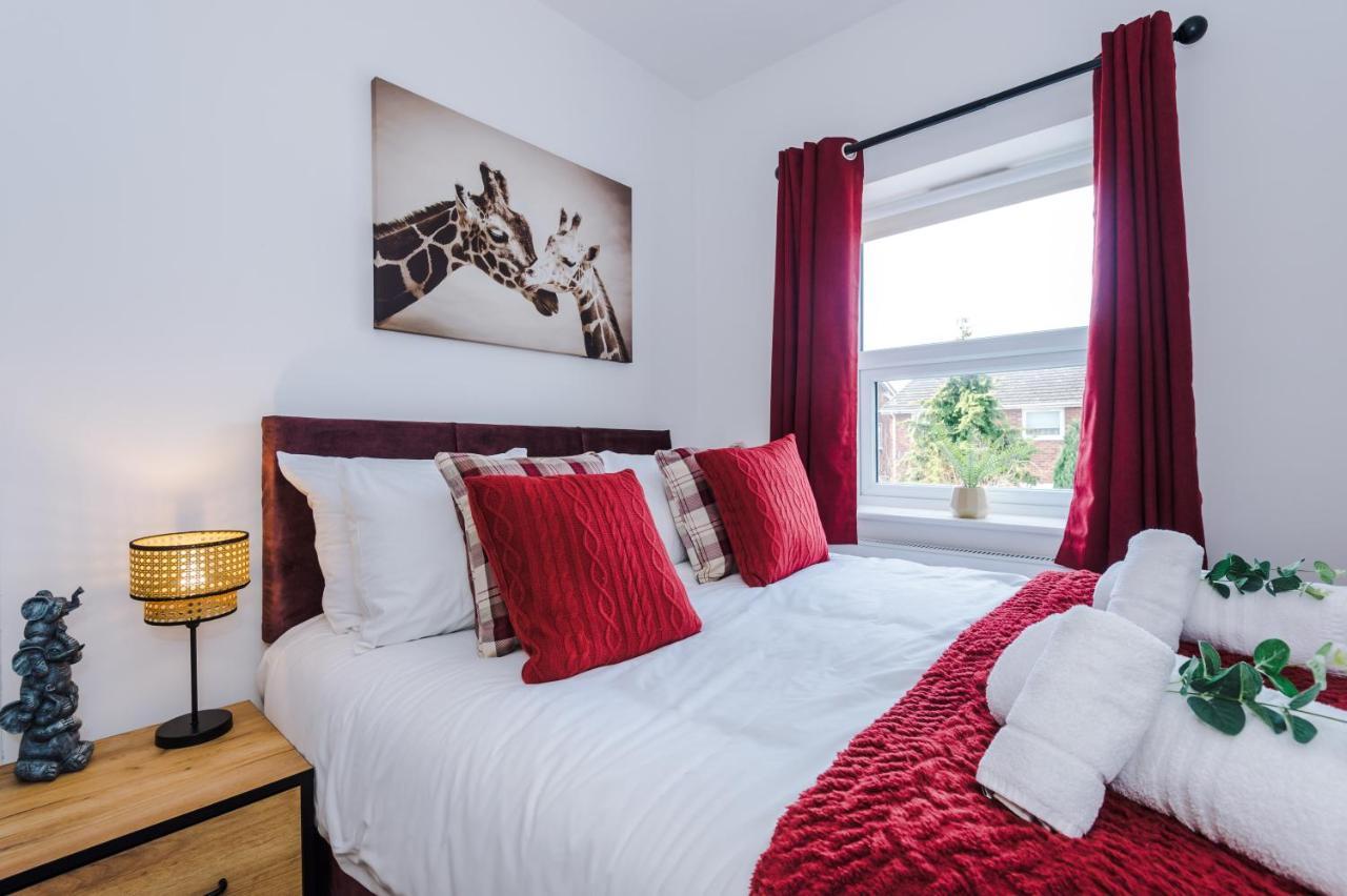 Pristine 2-Bed House In Chester By 53 Degrees Property, Ideal For Families & Small Groups, Great Location - Sleeps 6 Hough Green Экстерьер фото