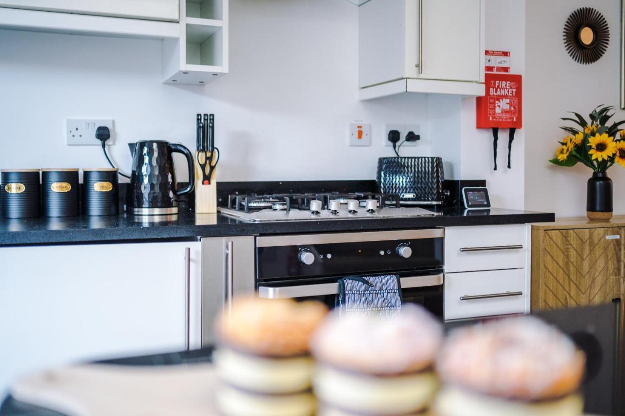 Pristine 2-Bed House In Chester By 53 Degrees Property, Ideal For Families & Small Groups, Great Location - Sleeps 6 Hough Green Экстерьер фото