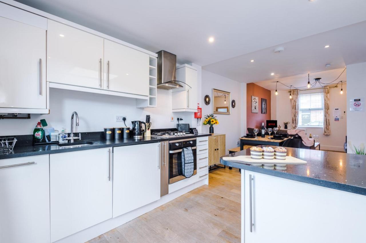 Pristine 2-Bed House In Chester By 53 Degrees Property, Ideal For Families & Small Groups, Great Location - Sleeps 6 Hough Green Экстерьер фото